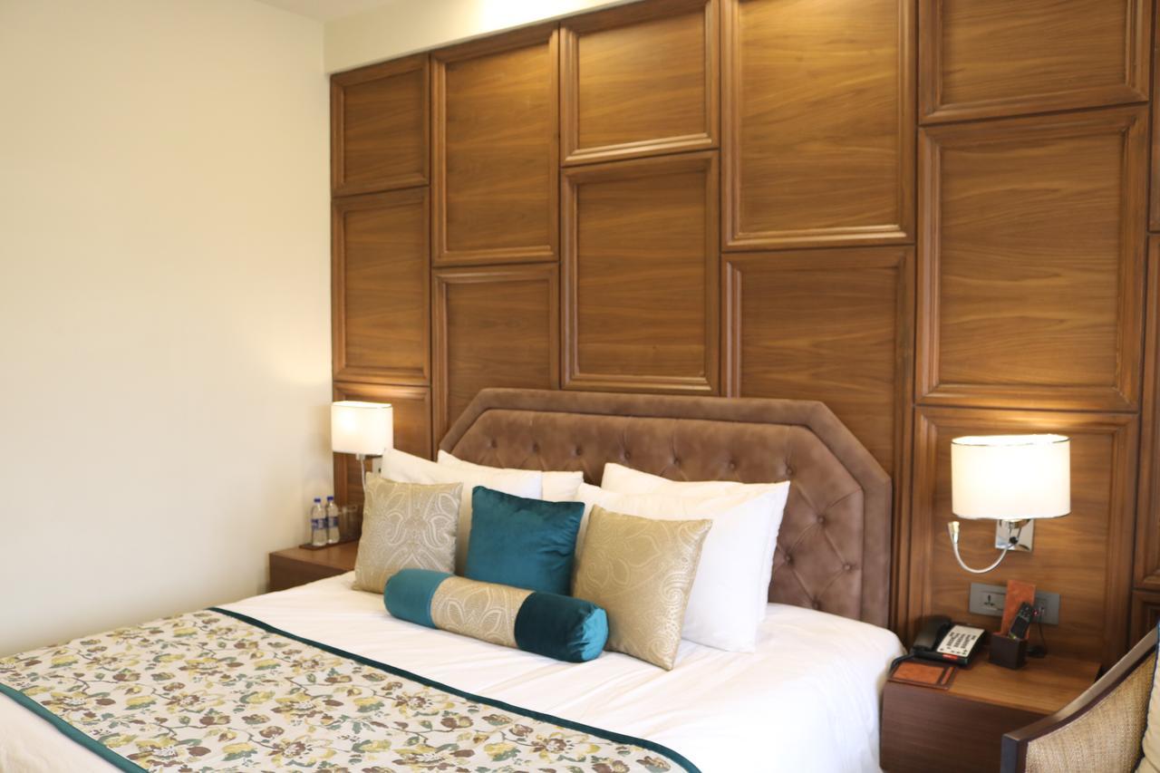 Radisson Srinagar Hotel Kültér fotó