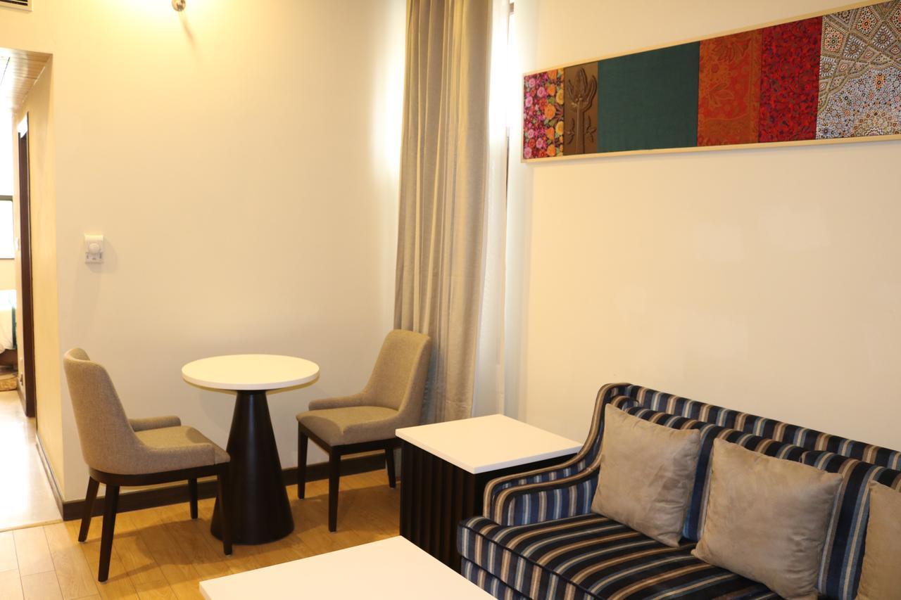Radisson Srinagar Hotel Kültér fotó